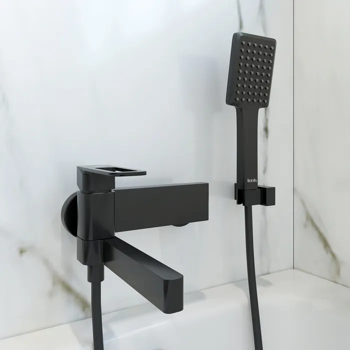 Смеситель для ванны IDDIS Слайд черный SLIBL00i02