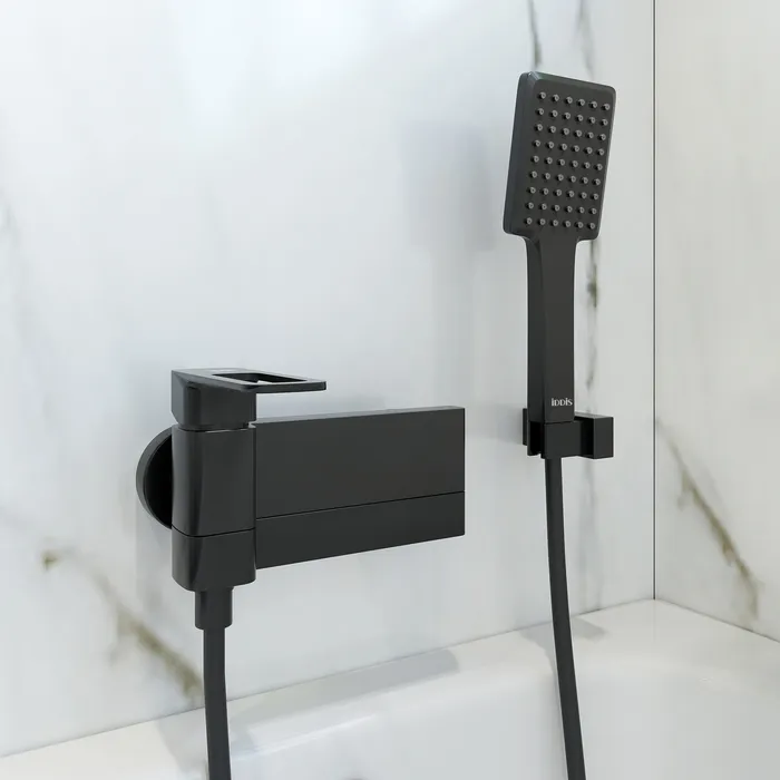 Смеситель для ванны IDDIS Слайд черный SLIBL00i02