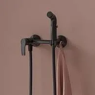 Смеситель с гигиенической лейкой IDDIS Ray черный матовый RAYBL00i08