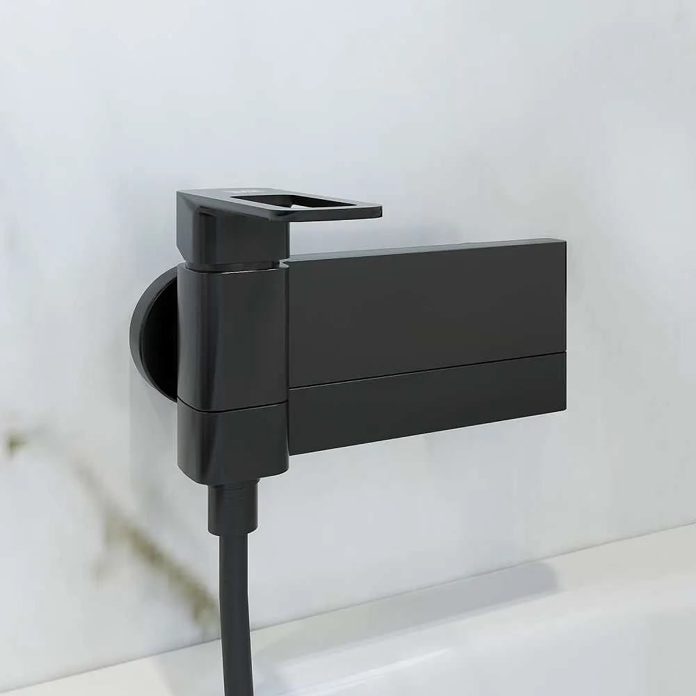 Смеситель для ванны IDDIS Слайд черный SLIBL00i02WA (без душ. аксессуаров)